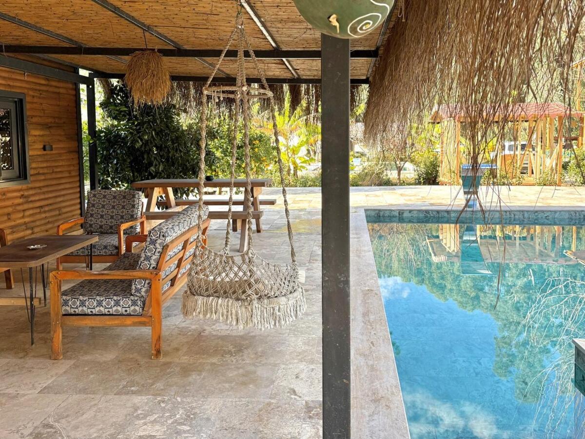 Villa With Hot Pool In