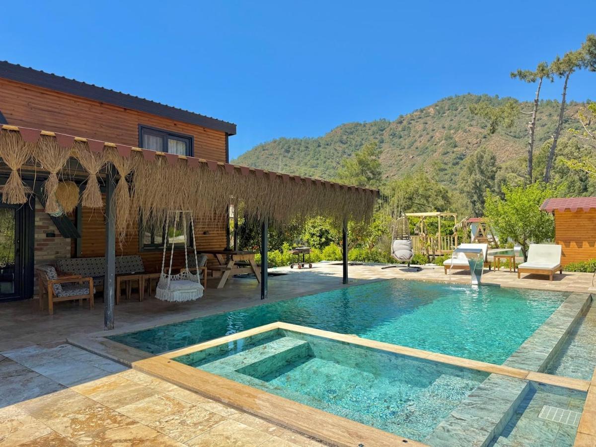 With Hot Pool In Villa Marmaris